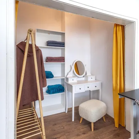 Cozy 2br By The Sea Garden Apartament Warna