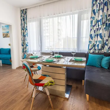 Cozy 2br By The Sea Garden شقة *