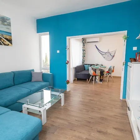 Cozy 2br By The Sea Garden شقة